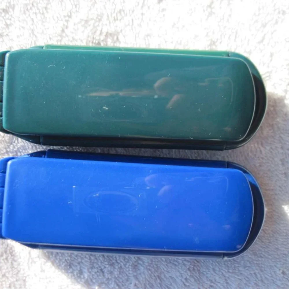 Goody Compact Collapsible Pocket Travel Purse Brush Old Style Pop Open Case 2004